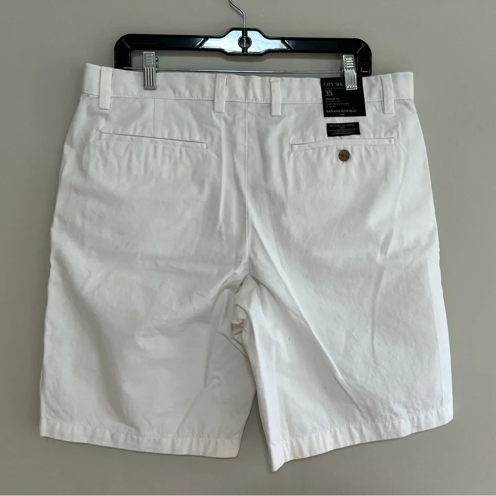 BANANA REPUBLIC NWT City Chino Short in White, size 35